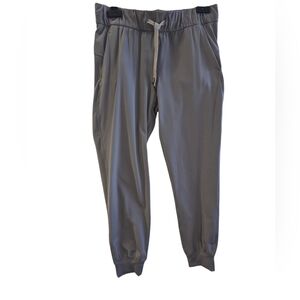 Lululemon Men's Charcoal Joggers Crop Size M Comfort  Eclectic Minimalist
